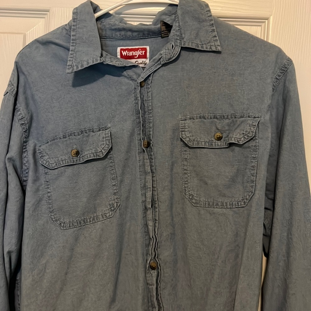 Wrangler long sleeve button up!